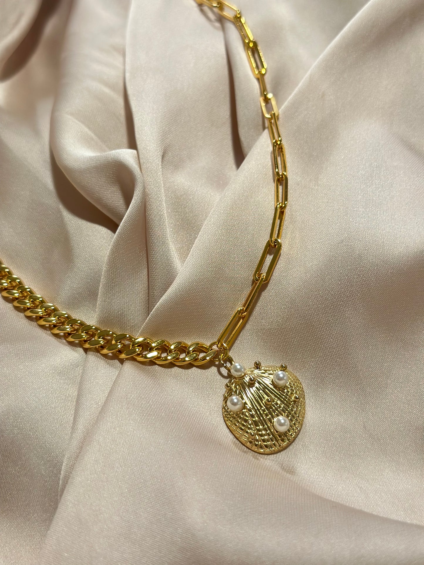 Boca Del Río Necklace