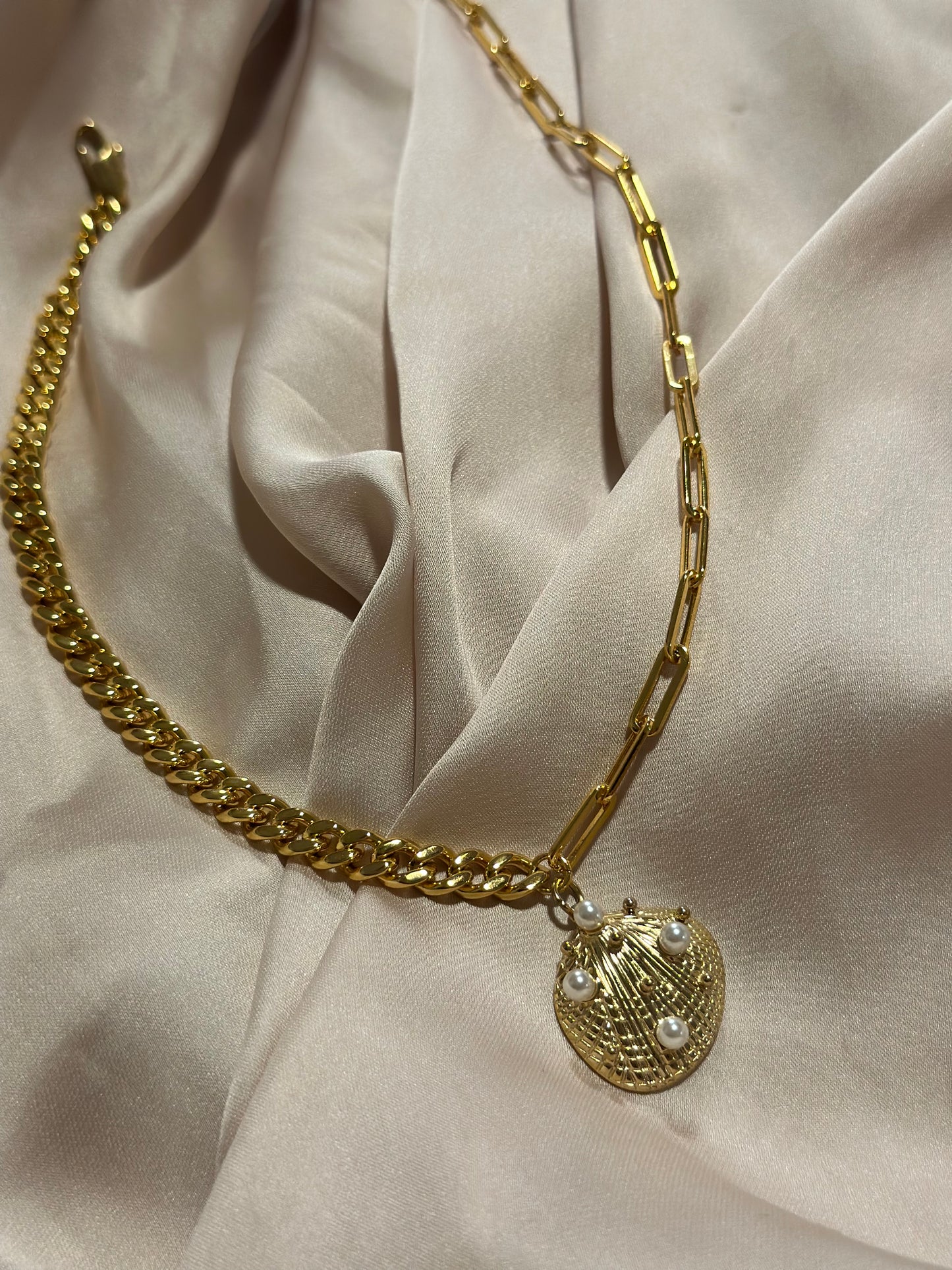 Boca Del Río Necklace