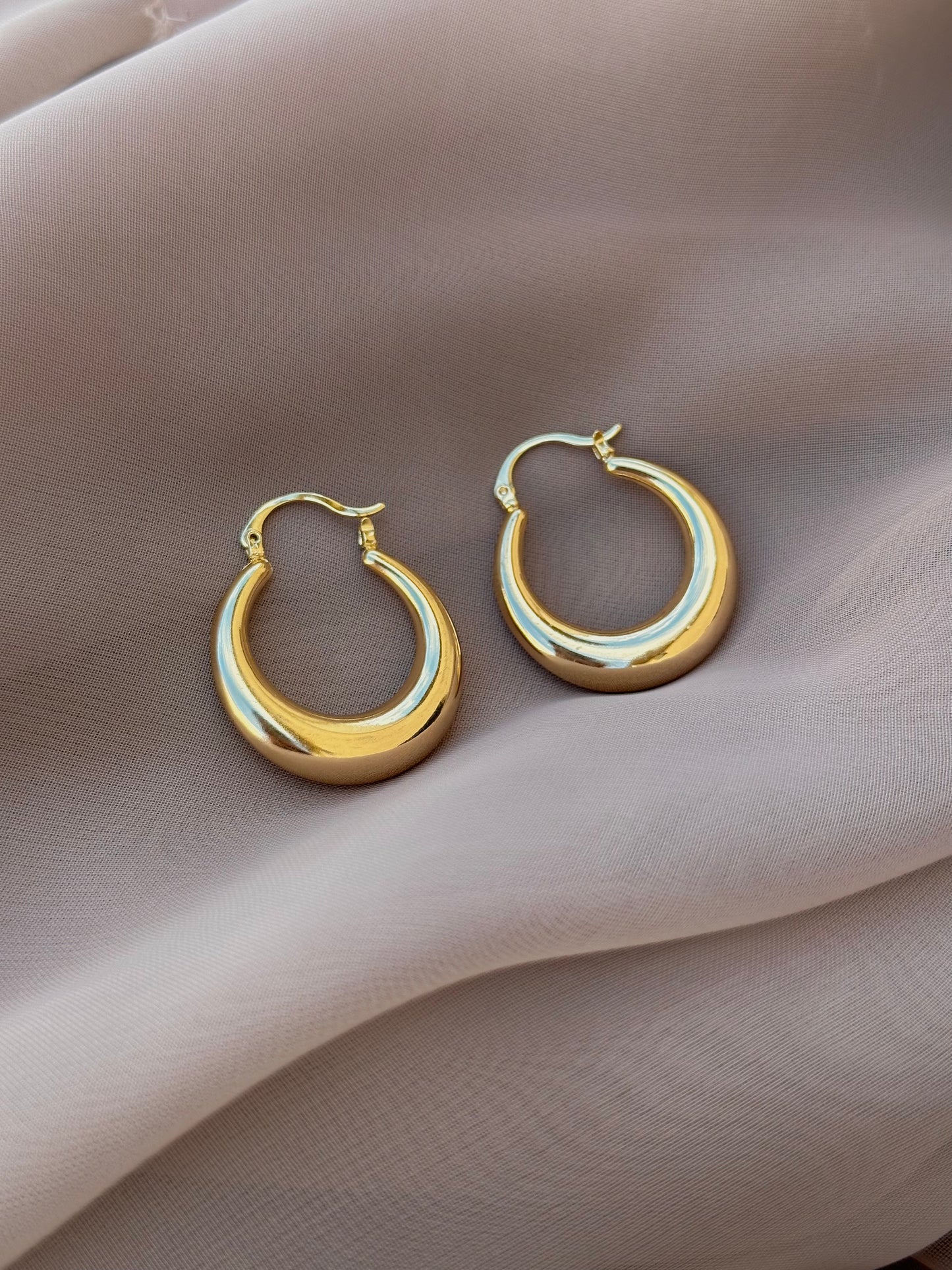 Cleo's Hoops