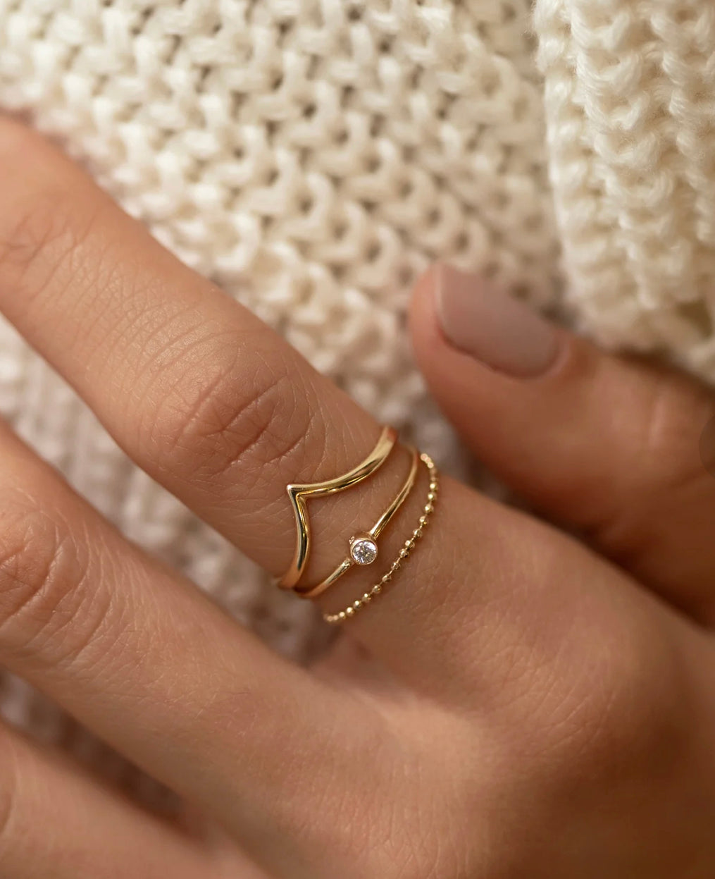 14K V Band Ring
